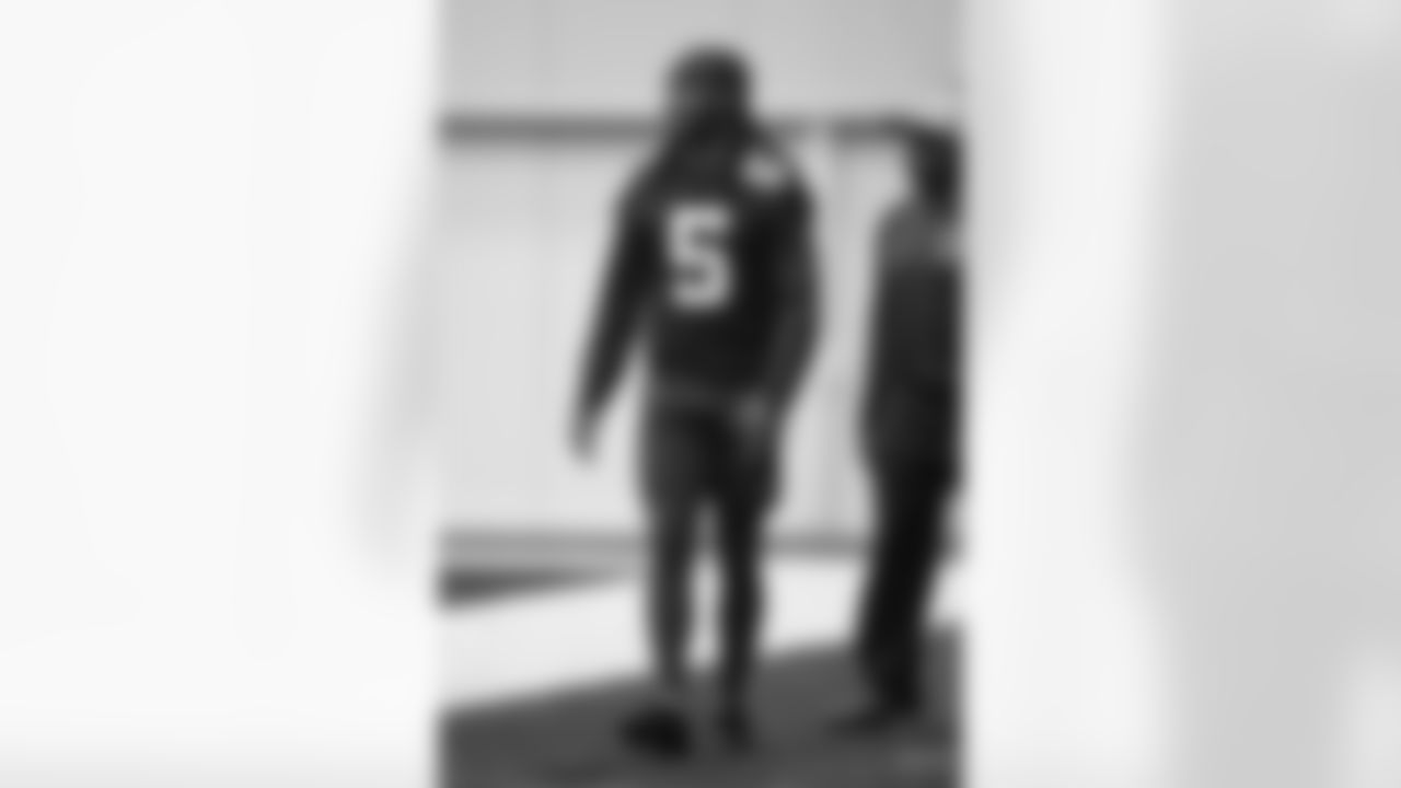 5 CB Stephon Gilmore