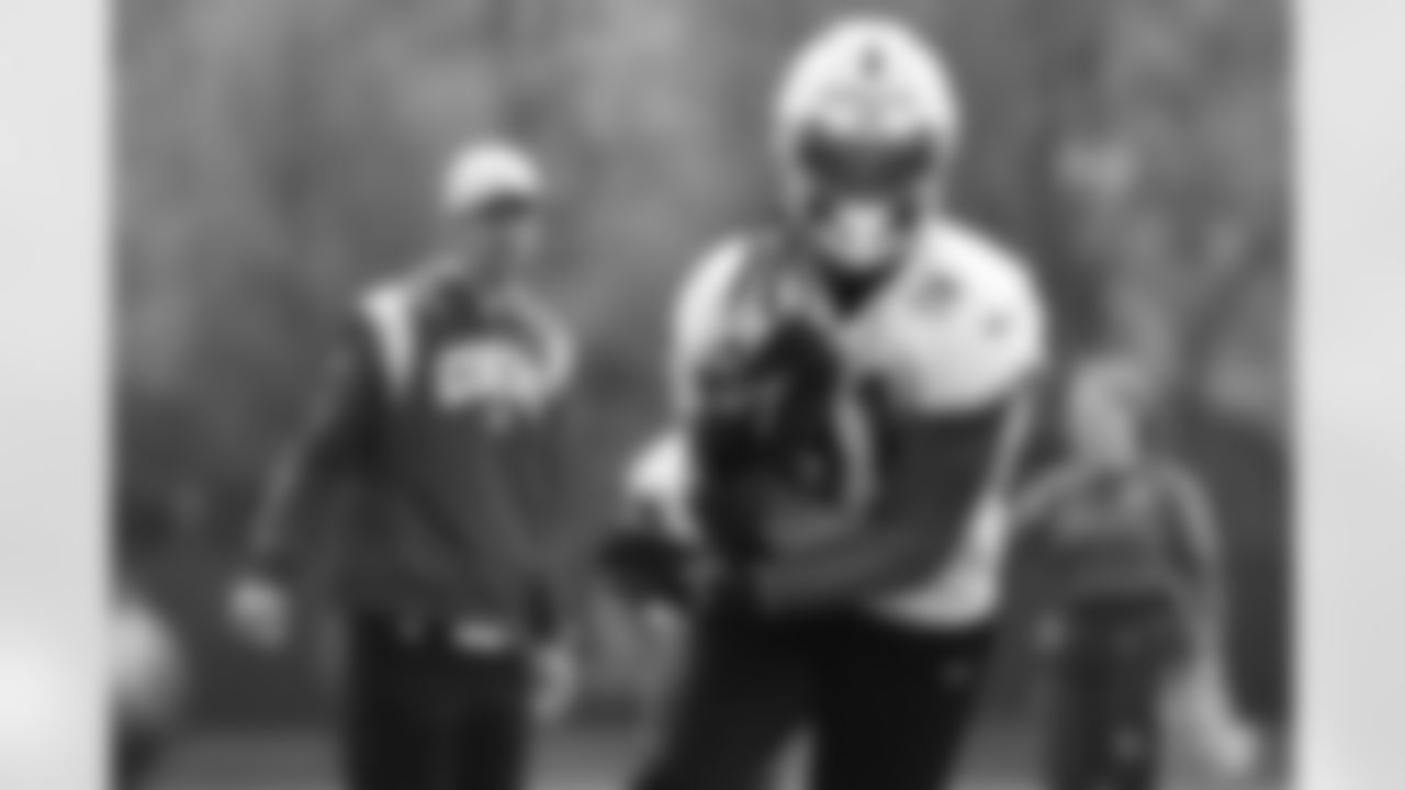 81 TE Mo Alie-Cox