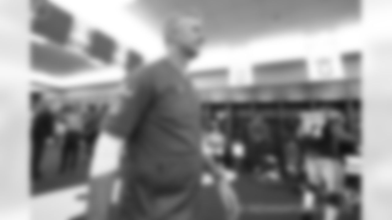 2018_1111_LockerRoom_0015