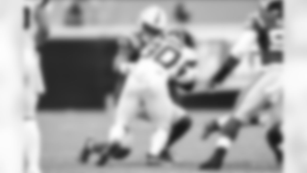 53 LB Darius Leonard