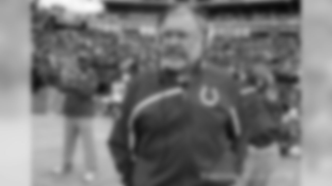 Howard Mudd has over 40 years of NFL experience as a coach and player and he re-joins Indianapolis after serving as the Colts offensive line coach for 12 seasons (1998-2009).