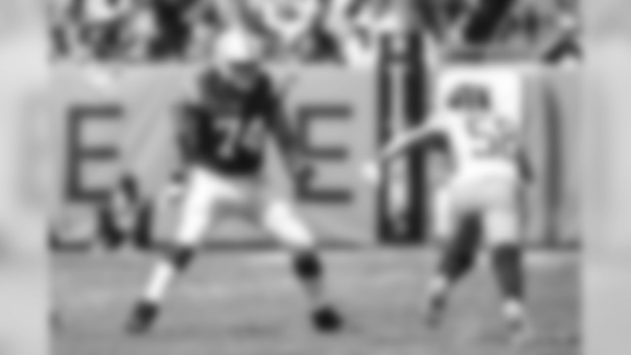 74 tackle Anthony Castonzo