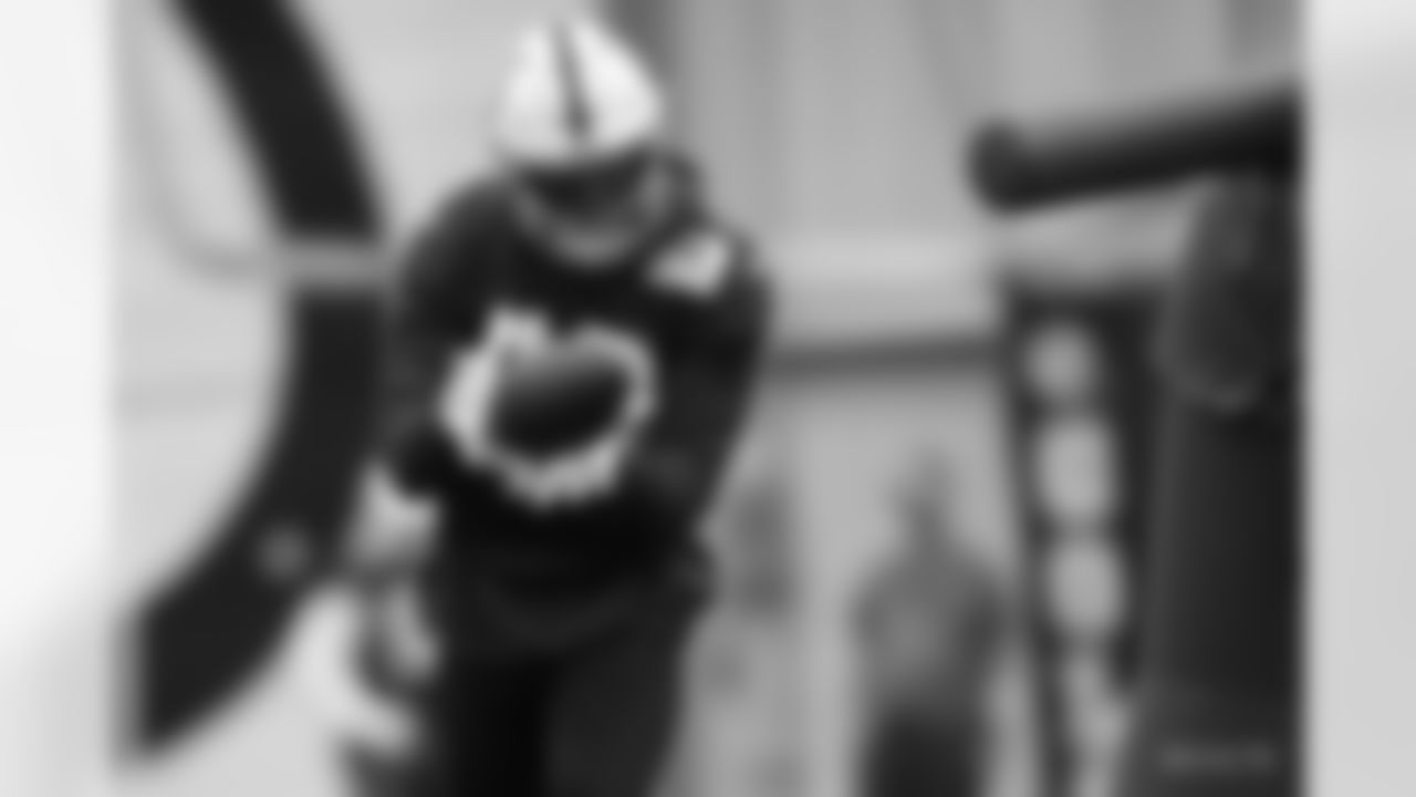 53 LB Darius Leonard