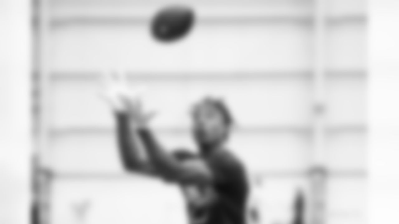 17 WR Mike Strachan
