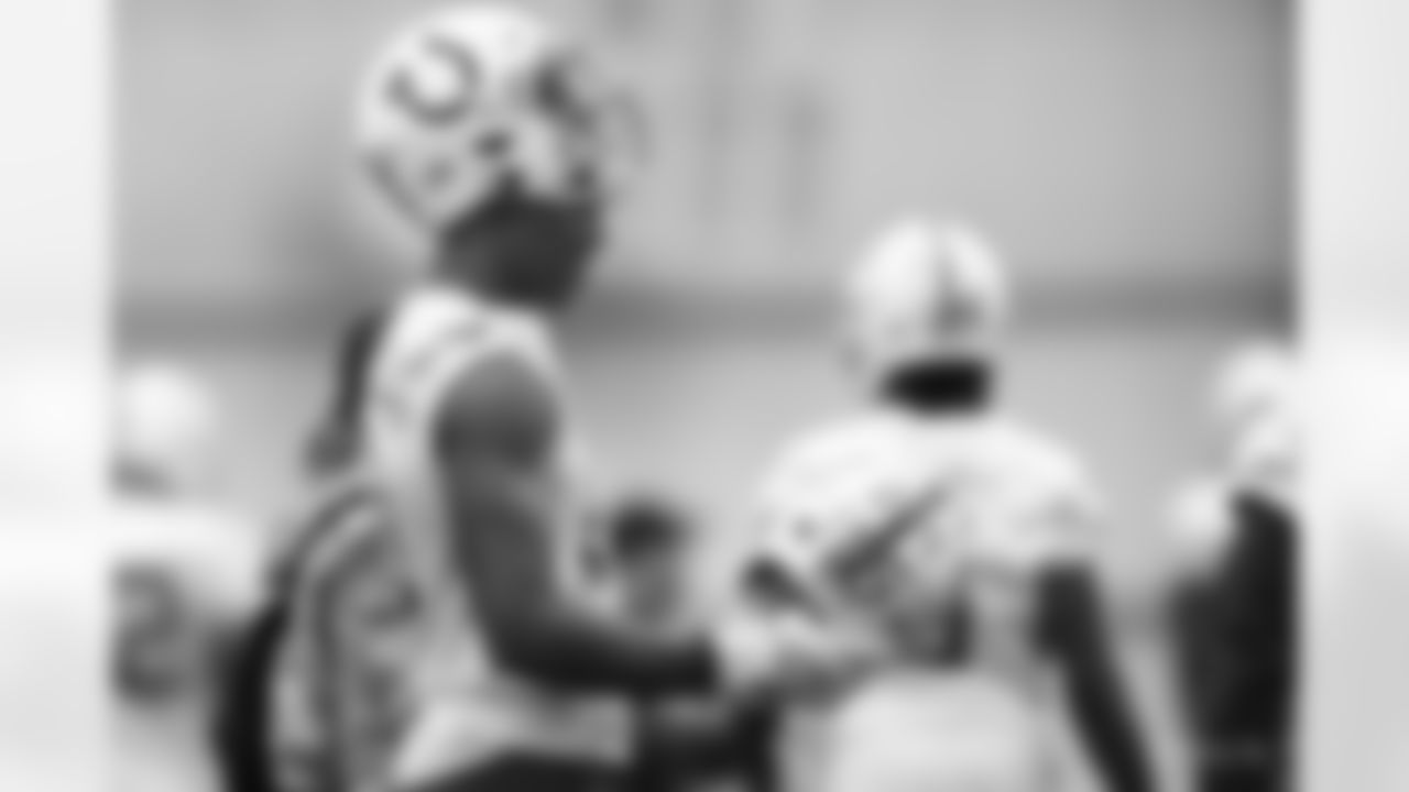 17 WR Mike Strachan