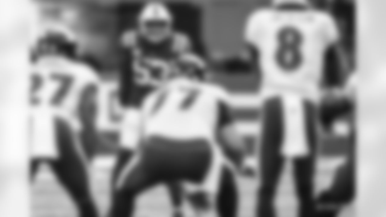 53 LB Darius Leonard