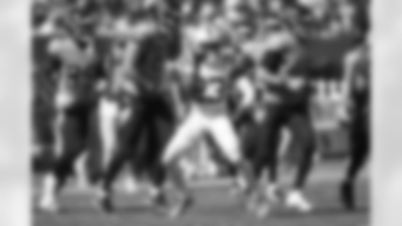 23 CB Kenny Moore II
