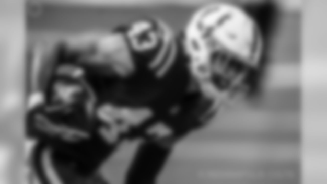 43 Travis, Ross TE 6-7 235 25 2 Penn State
