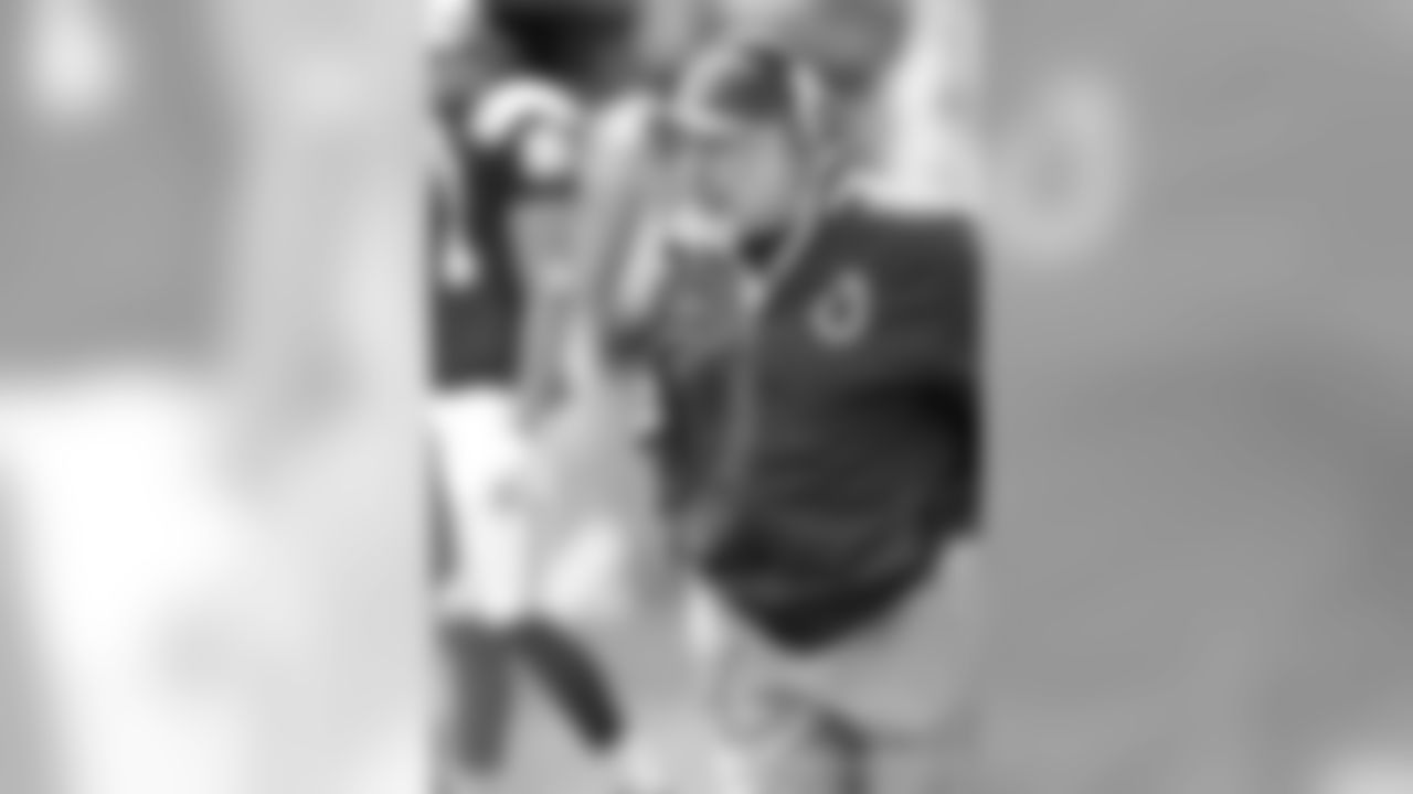 Howard Mudd has over 40 years of NFL experience as a coach and player and he re-joins Indianapolis after serving as the Colts offensive line coach for 12 seasons (1998-2009).