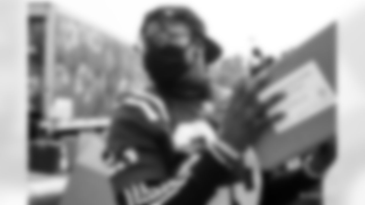23 CB Kenny Moore II