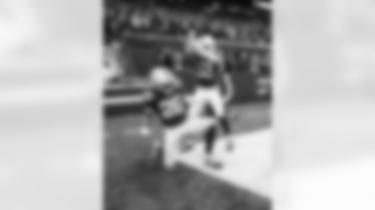 26 S Rodney McLeod, #32 S Julian Blackmon,