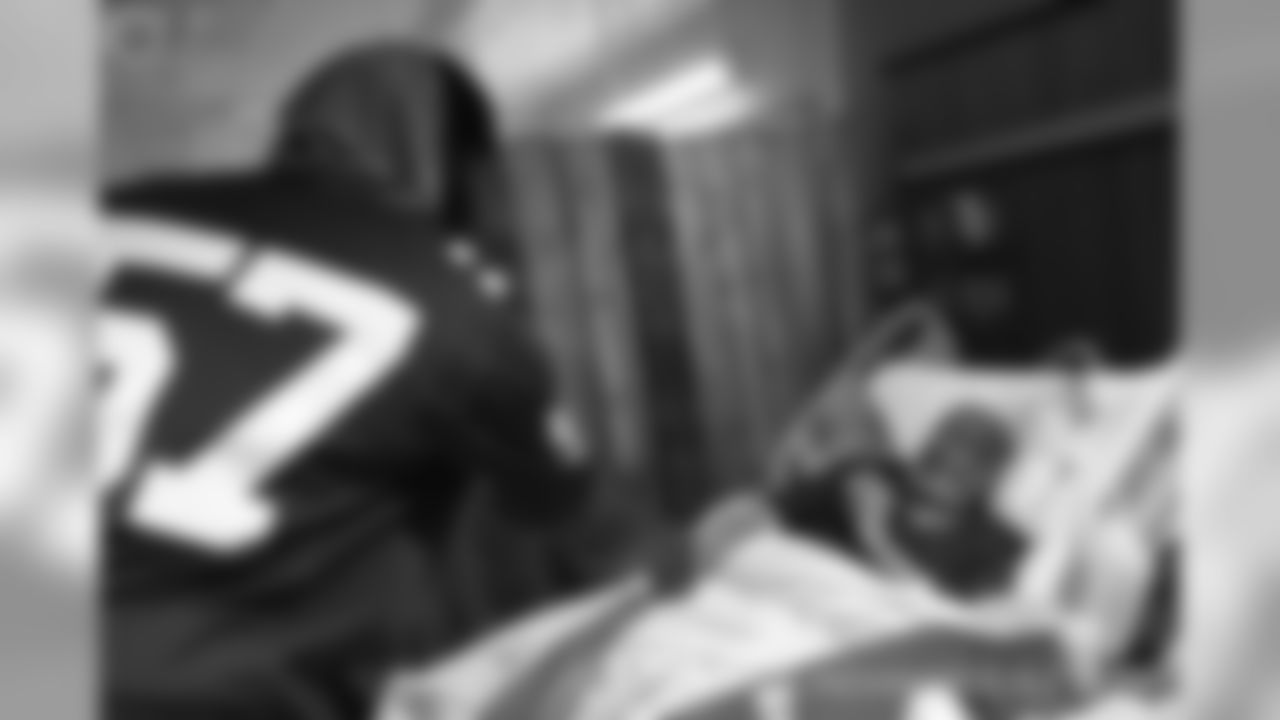 2018_1112_ CM_VAHospitalVisit0065