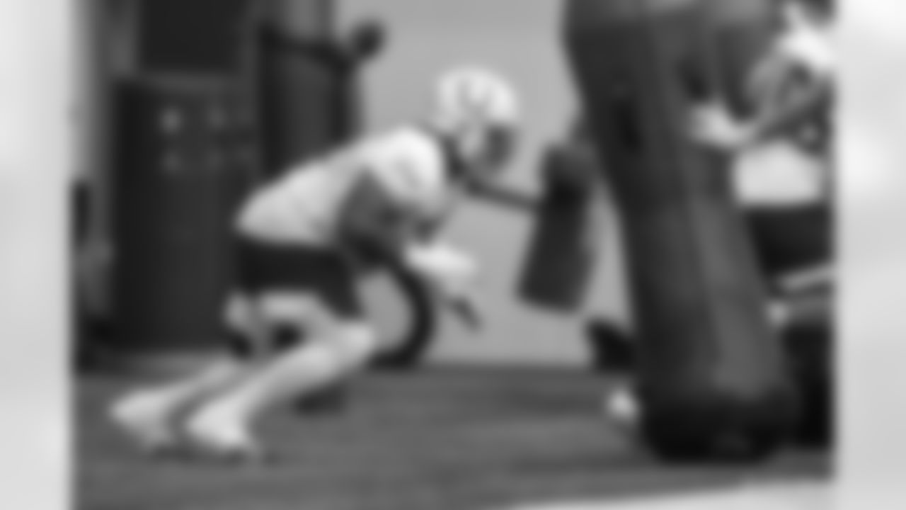76 DT Taylor Stallworth