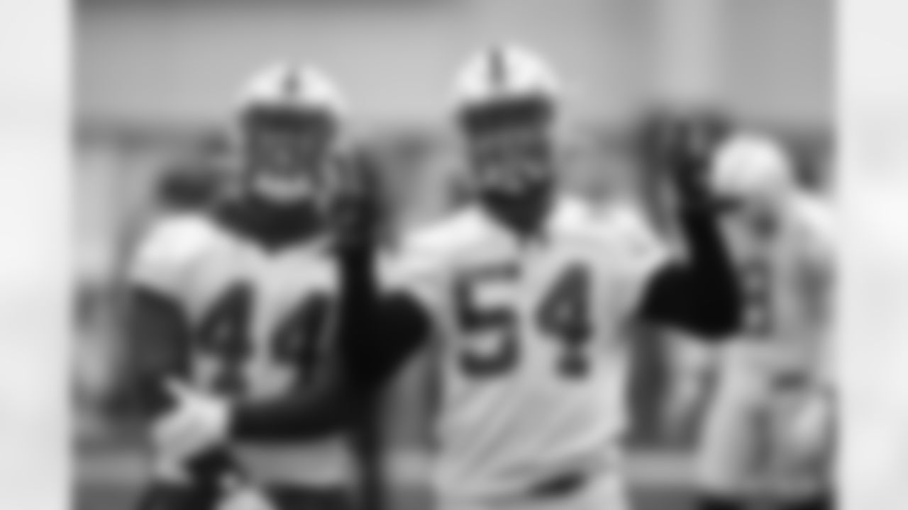 44 LB Zaire Franklin, #54 LB Anthony Walker