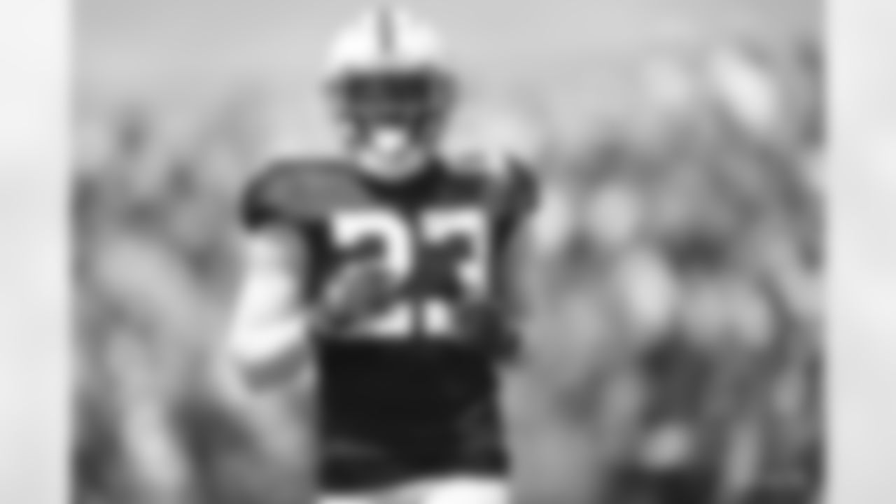 23 CB Kenny Moore II