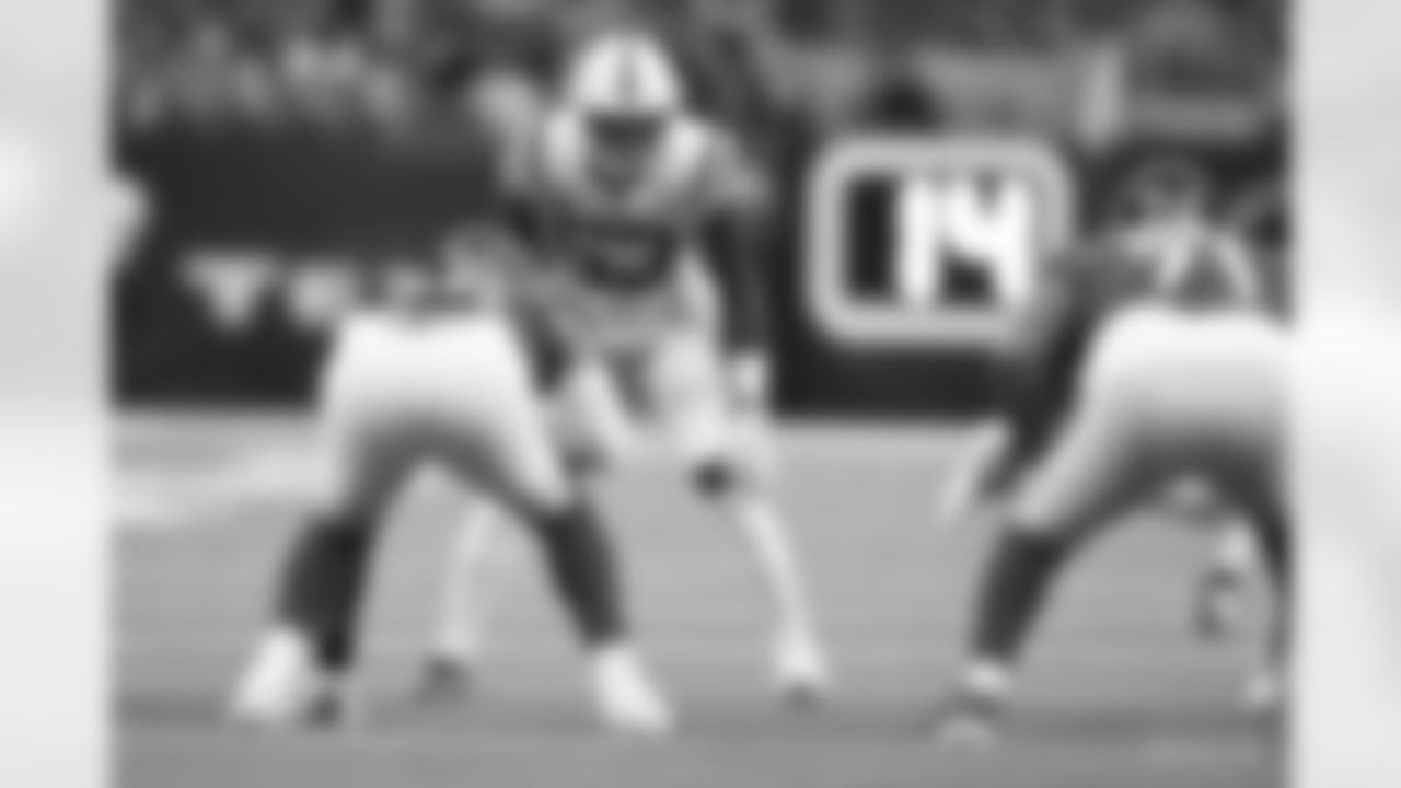 53 LB Darius Leonard