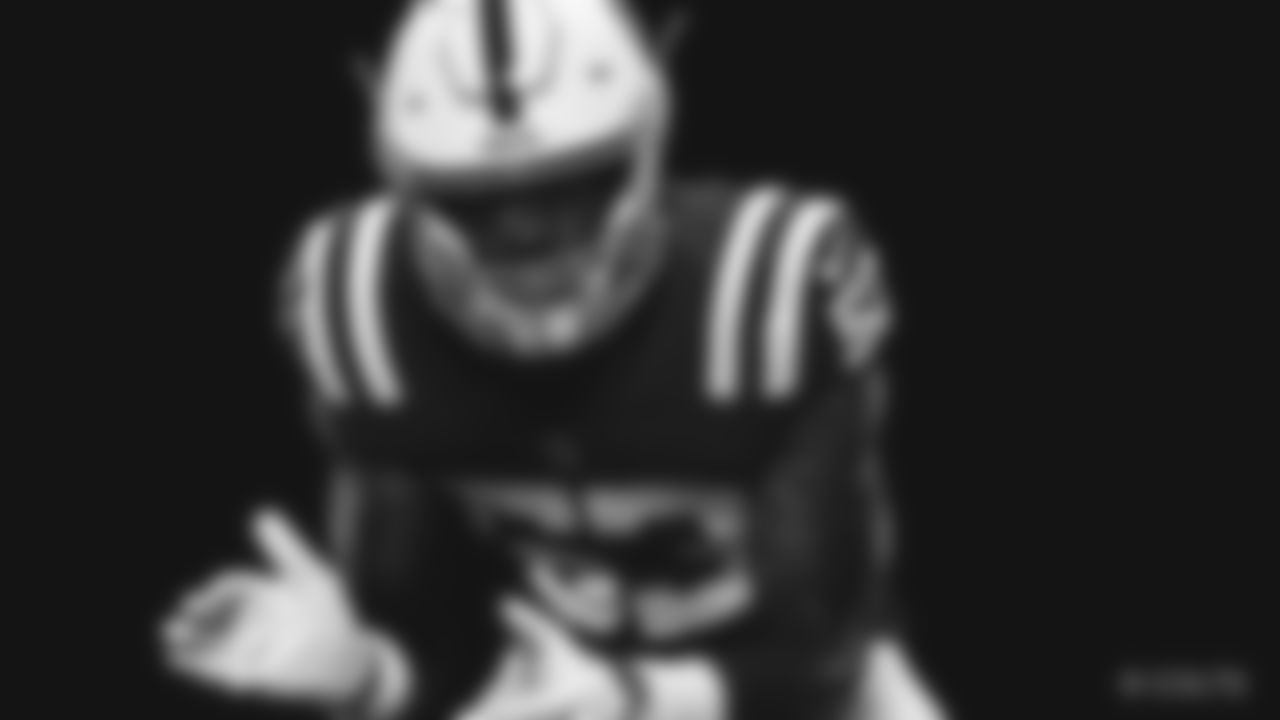 53 LB Darius Leonard