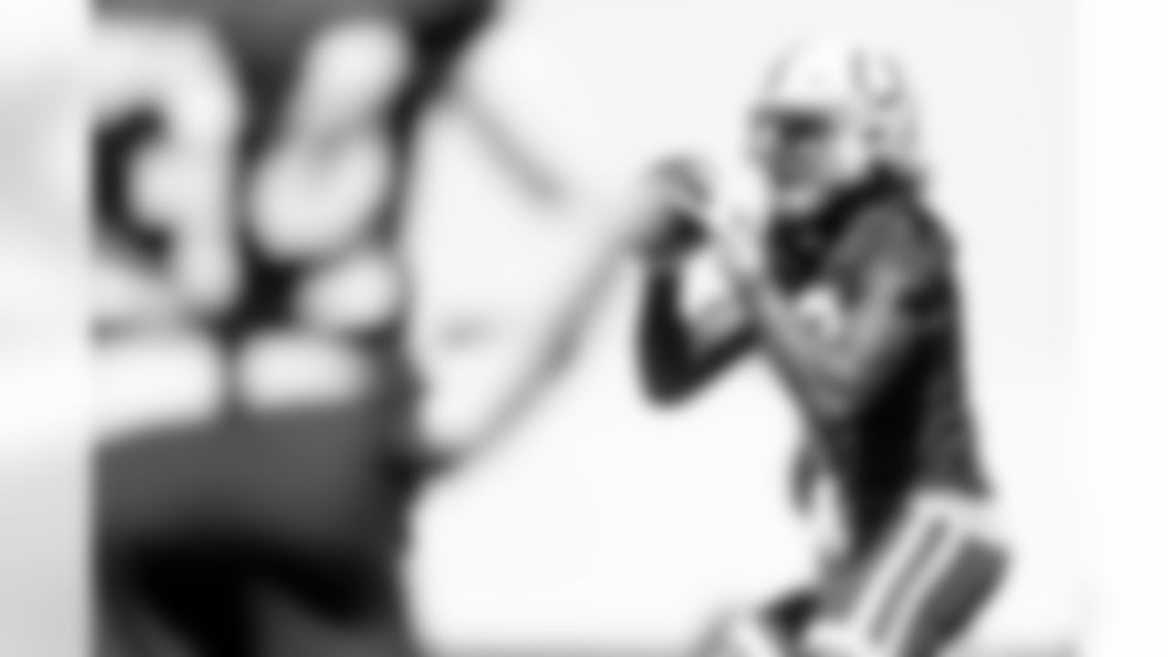 17 WR Mike Strachan