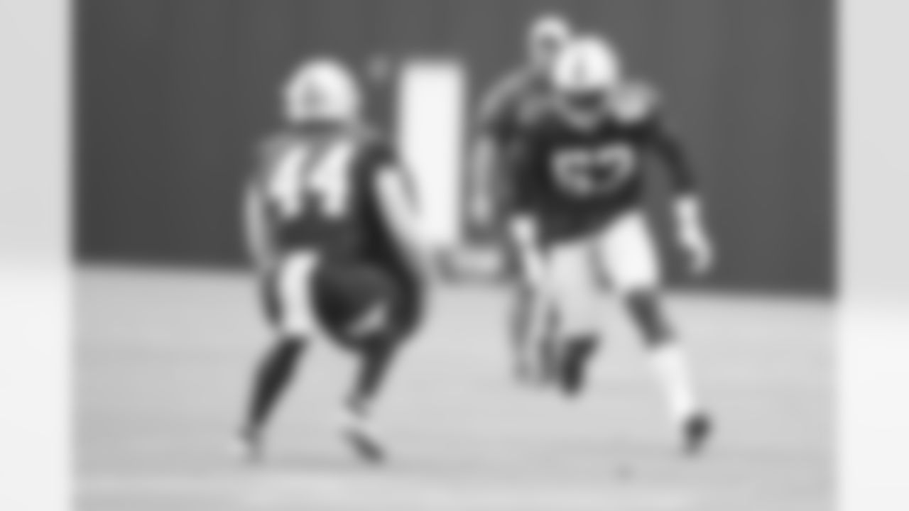 53 LB Darius Leonard