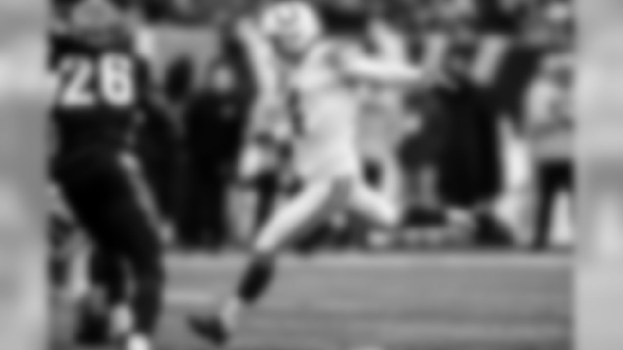4 Vinatieri, Adam K 6-0 212 45 22 South Dakota State