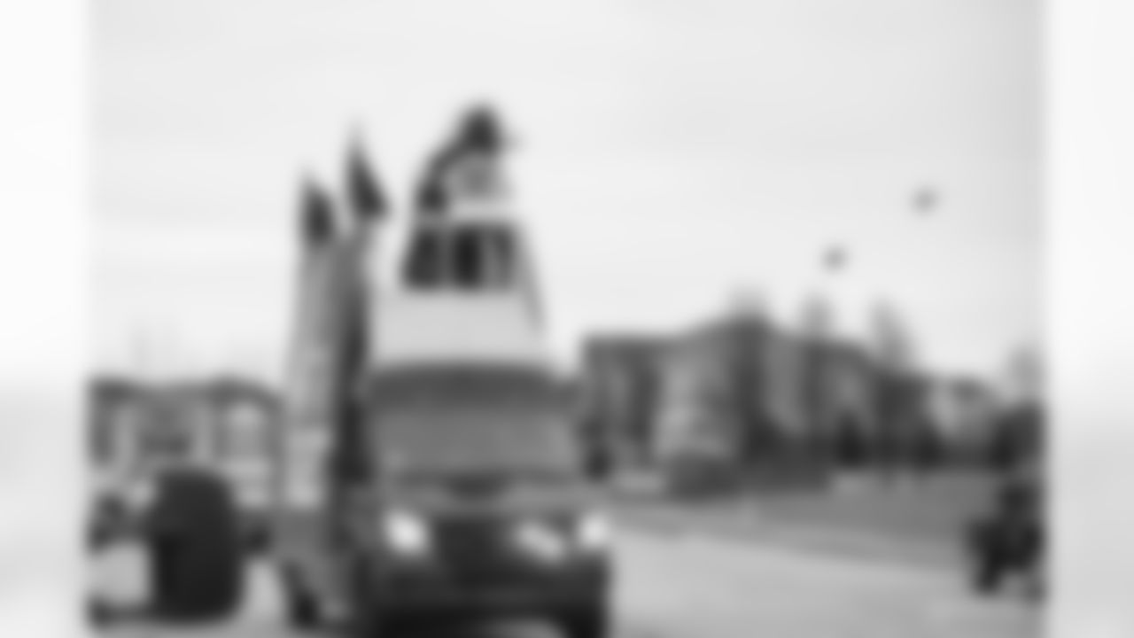 2020_0107_ColtsCaravan0027A