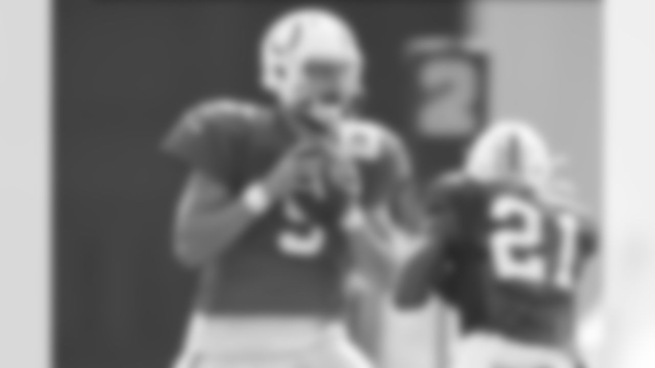 Jacob Eason #9 QB 6-6 231lbs 22yrs Exp R Washington