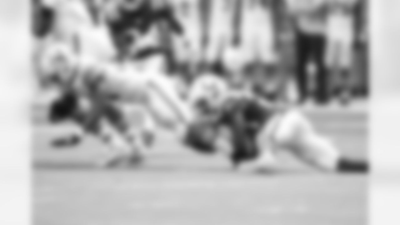 23 CB Kenny Moore II