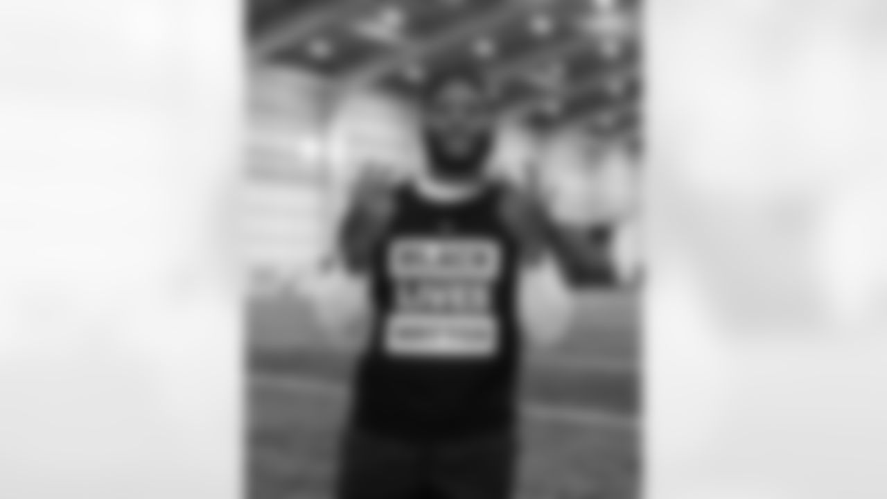 Players train during Phase I of offseason workouts.
44 LB Zaire Franklin,