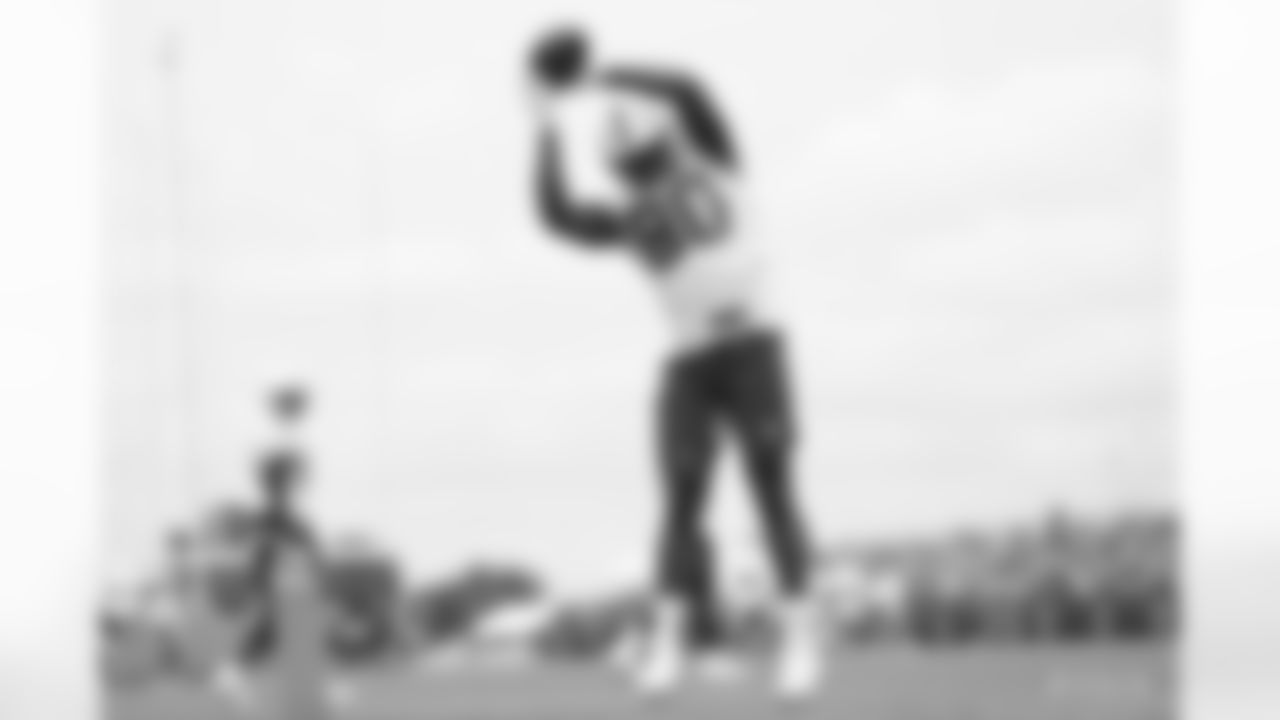 80 WR Gary Jennings
