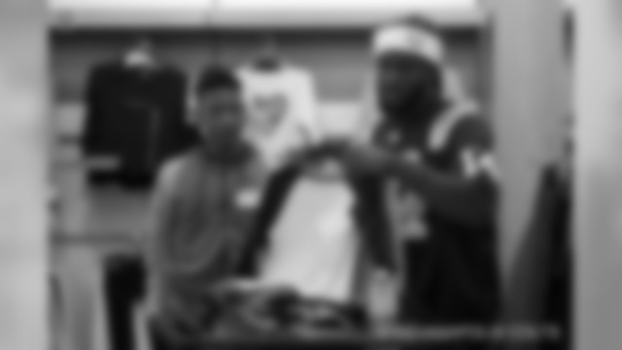 2018_1210_ShopWithAColt0249