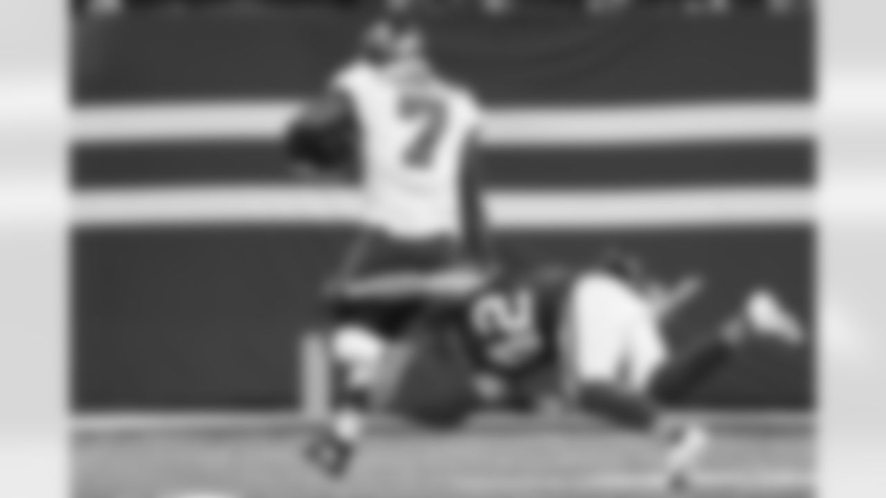 42 DB Andrew Sendejo