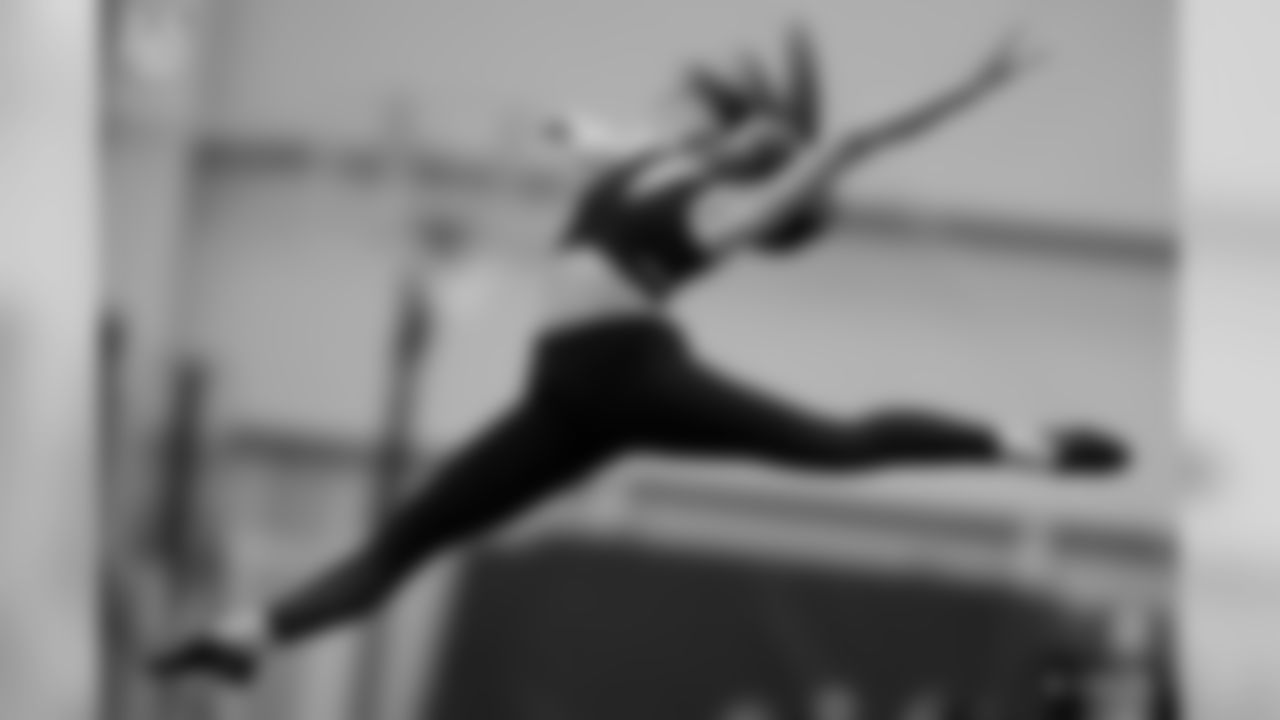 A behind the scenes look at the 2019 cheer finalists during last nights dance practice.