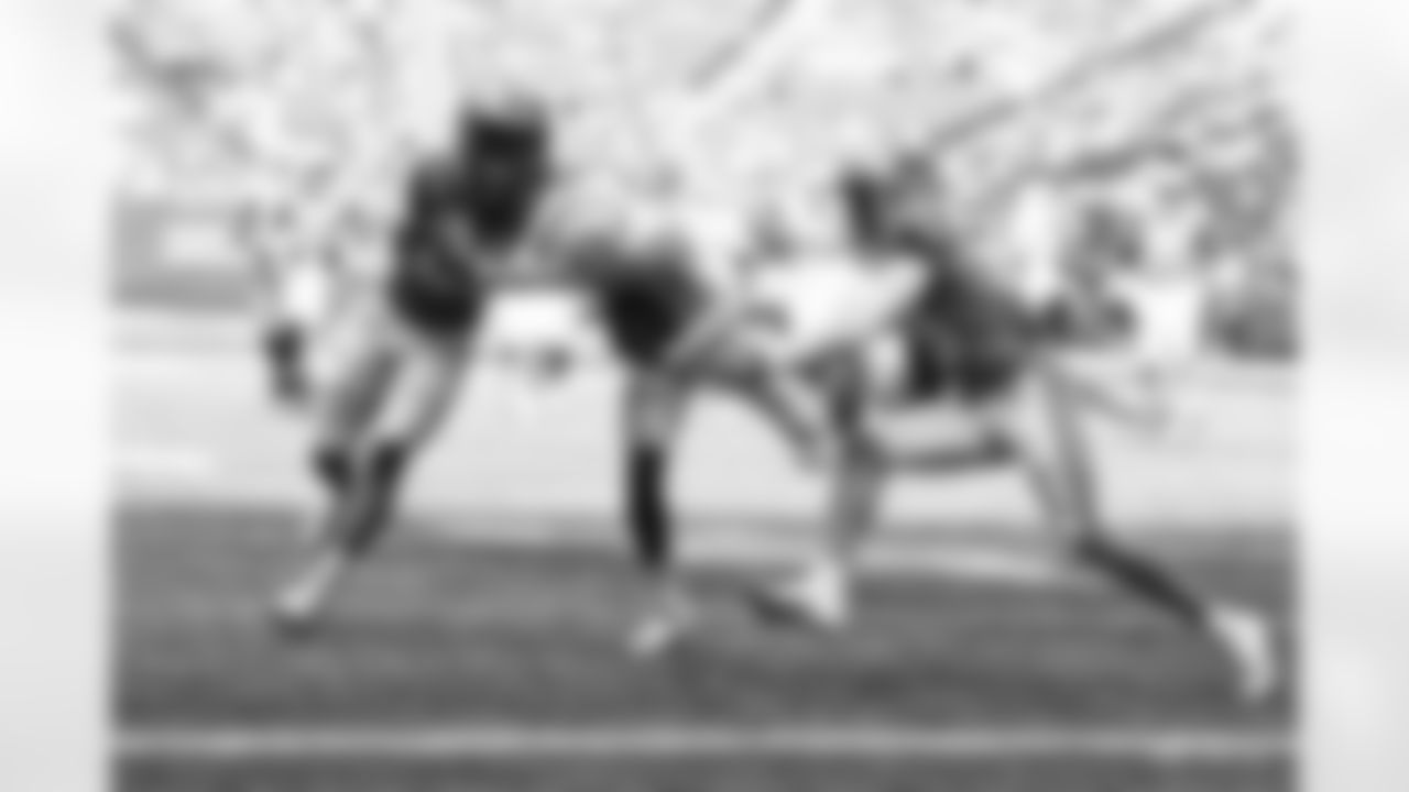 85 WR Tyler Vaughns