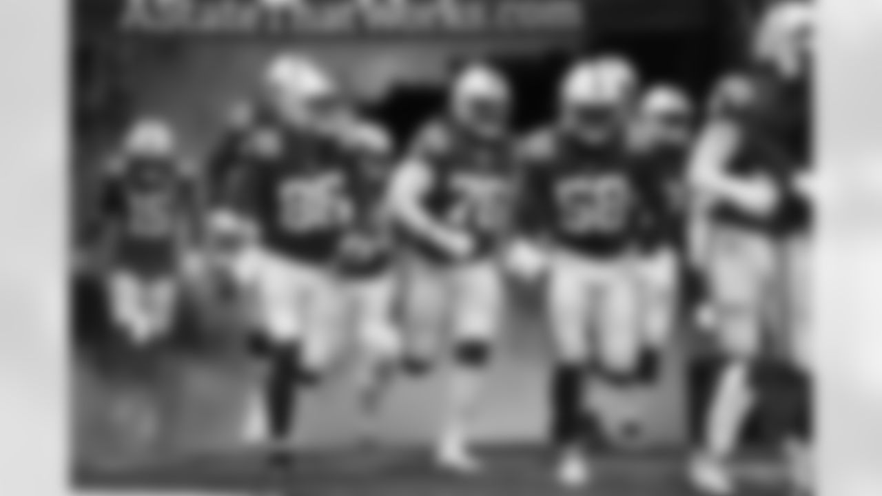 86 TE Noah Togiai, #76 DT
Taylor Stallworth, #58 LB Bobby Okereke