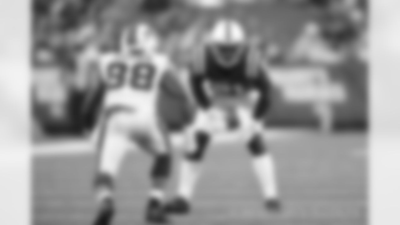 Vontae Davis practiced all week and looks in line to make his 2016 debut. The Colts are getting healthier on defense and it comes at a much needed time. With Philip Rivers conducting things, the Chargers will rely on shorter, higher percentage throws to make their ways down the field. The Colts could have their entire starting secondary back in action on Sunday.