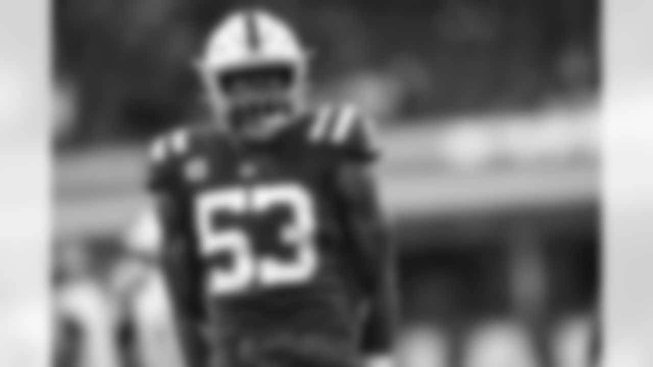 LB Darius Leonard, 6-2, 230