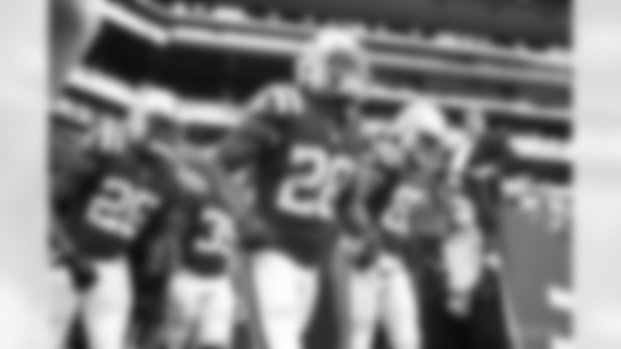28 RB Jonathan Taylor, #83 TE Kylen Granson, #25 RB Marlon Mack