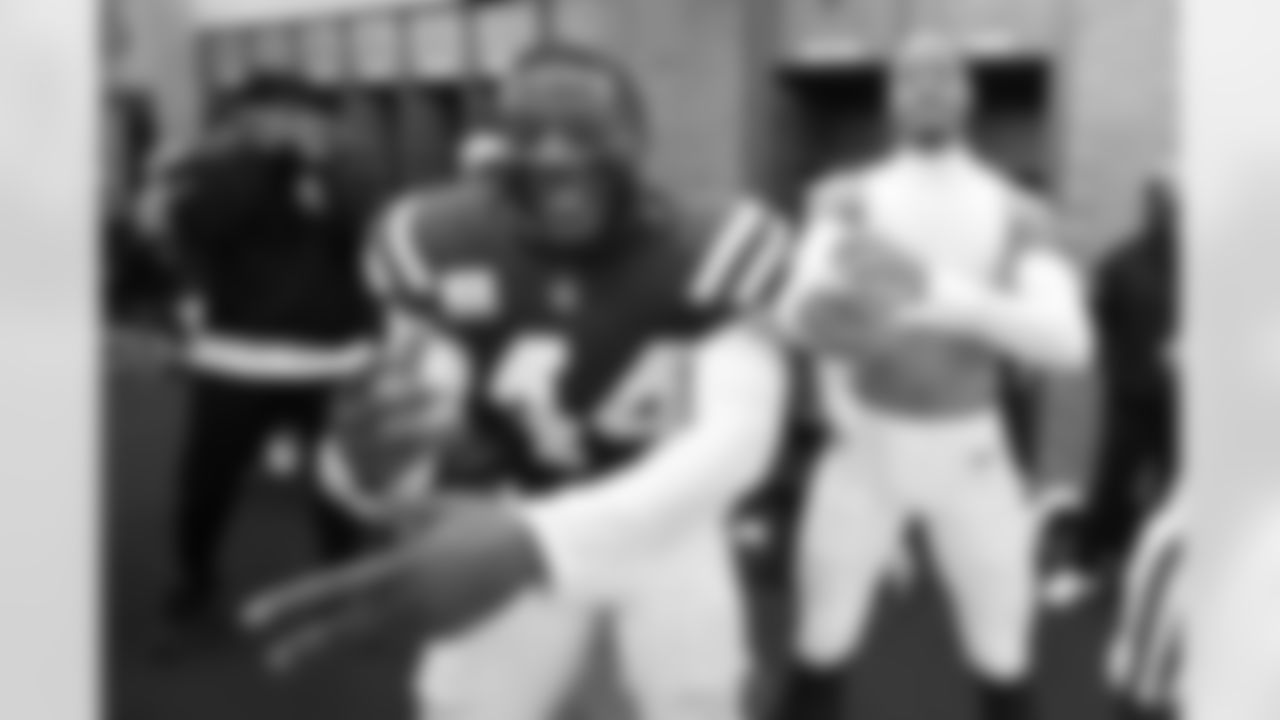 44 LB Zaire Franklin , 29 CB JuJu Brents