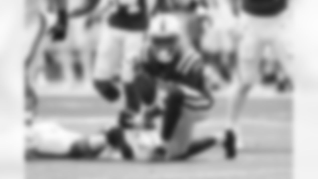 23 CB Kenny Moore II