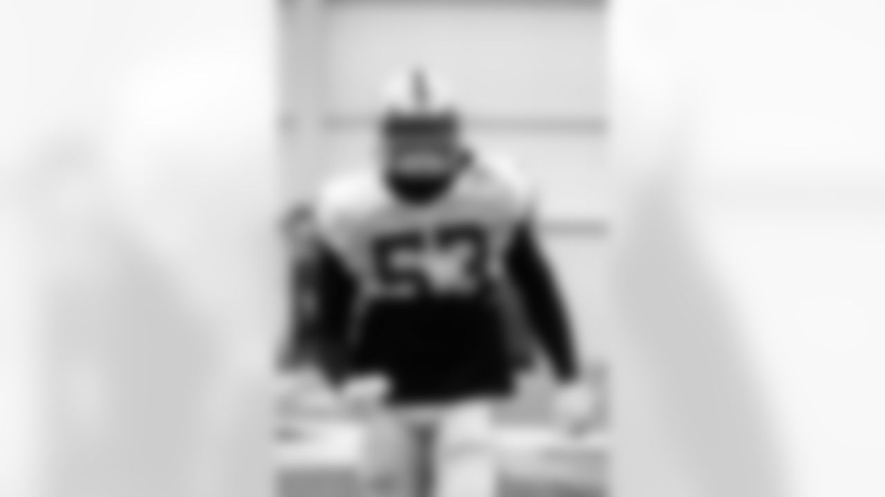 53 LB Shaquille Leonard,