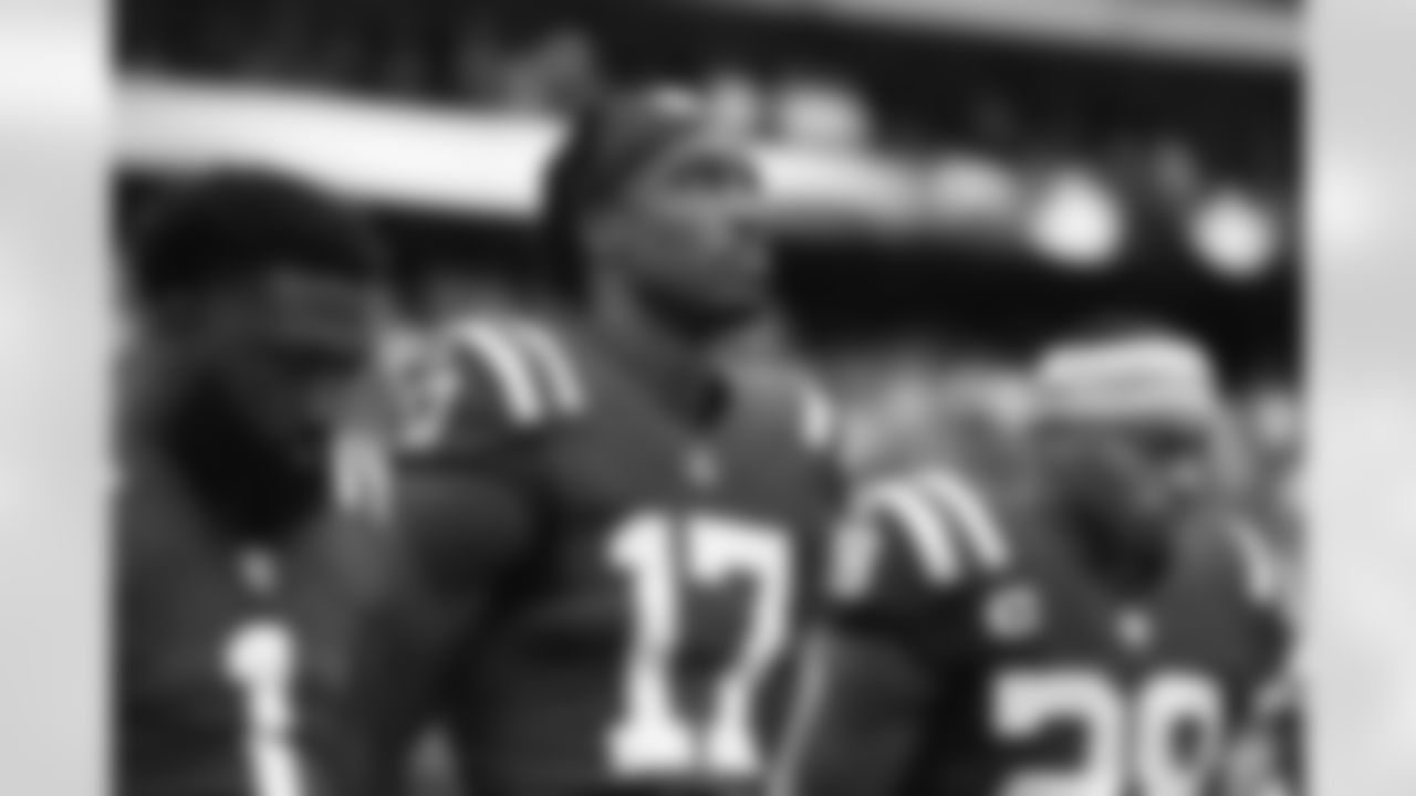 17 WR Mike Strachan