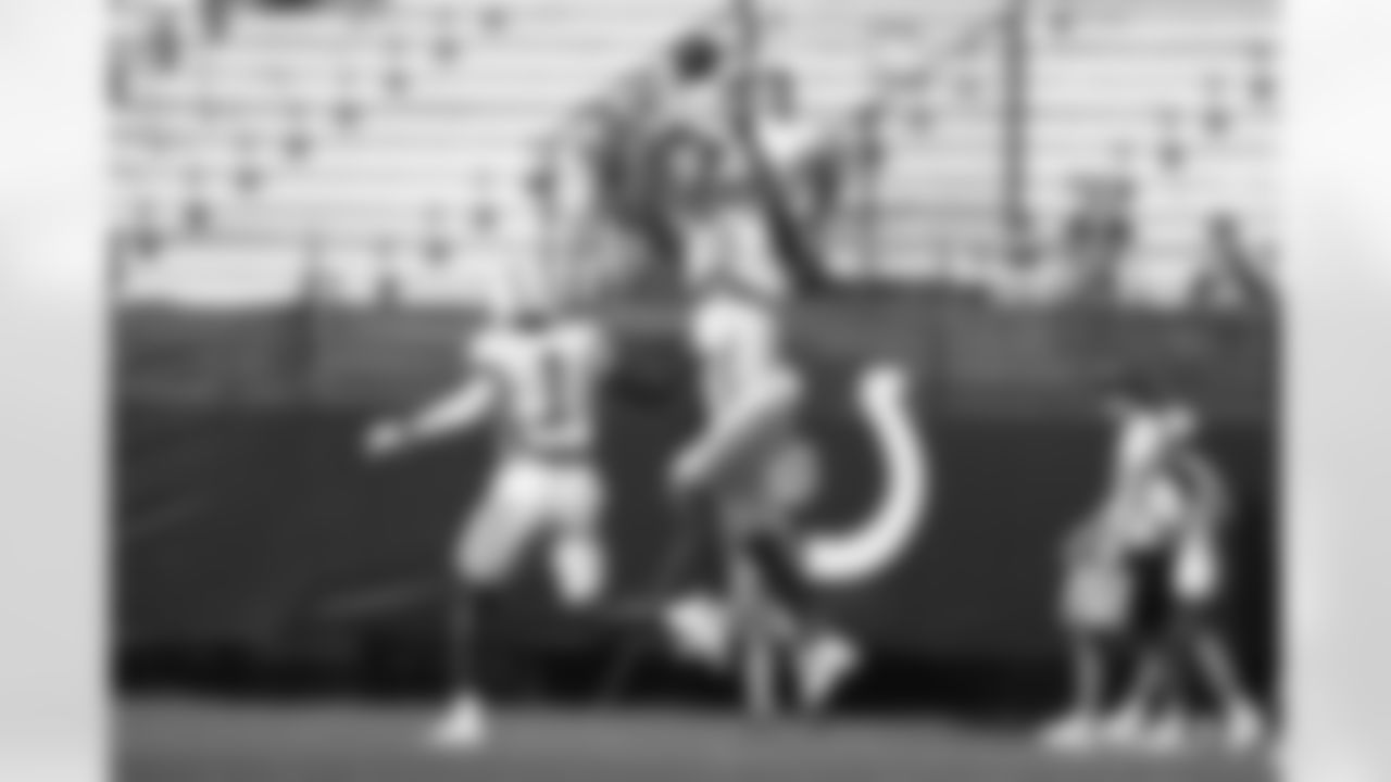 7 WR Tarik Black