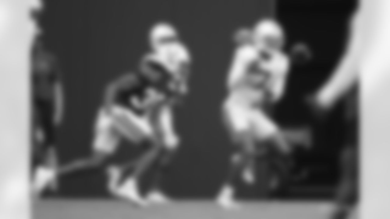39 CB Marvell Tell III, #7 WR Tarik Black