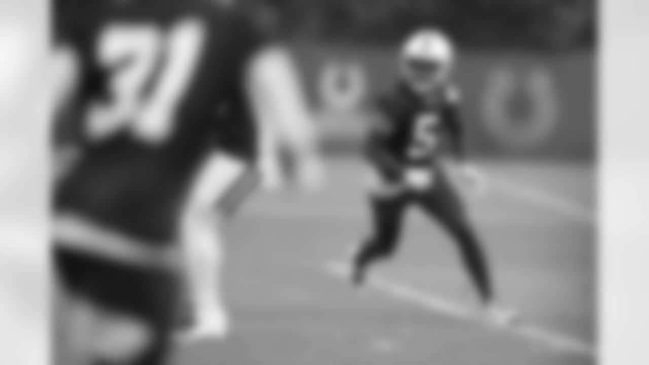 5 CB Stephon Gilmore