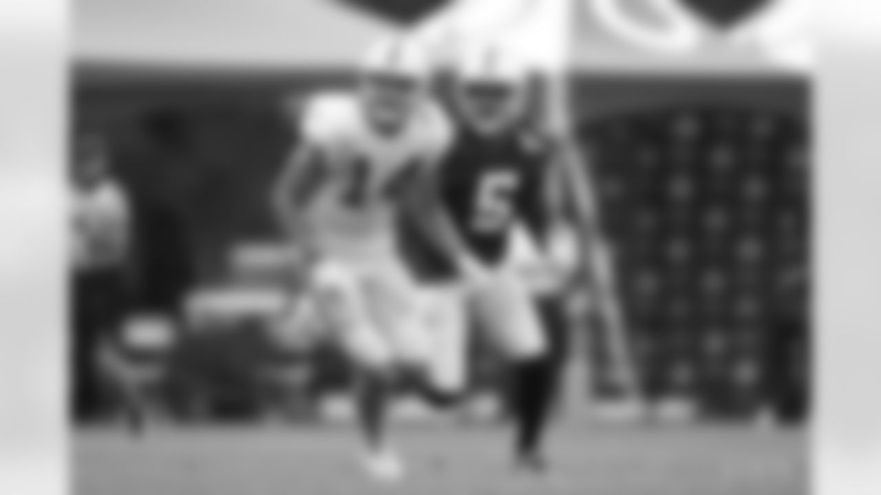 14 WR Alec Pierce, #5 CB Stephon Gilmore