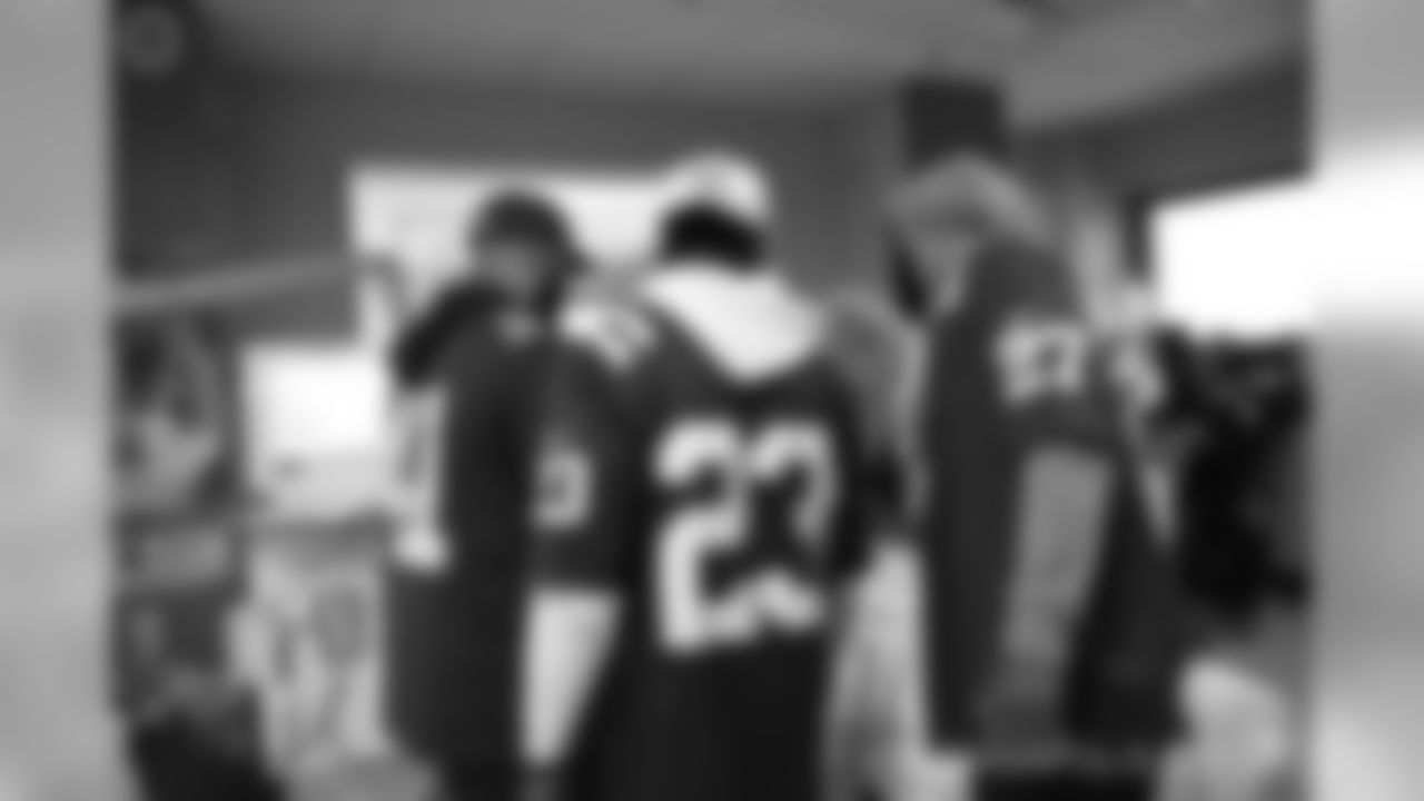 2018_1112_ CM_VAHospitalVisit0136