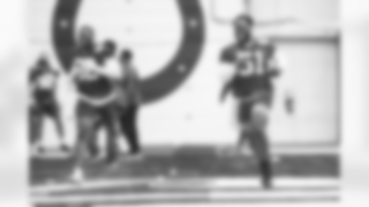 51 DE Kwity Paye, #52 DE Ben Banogu