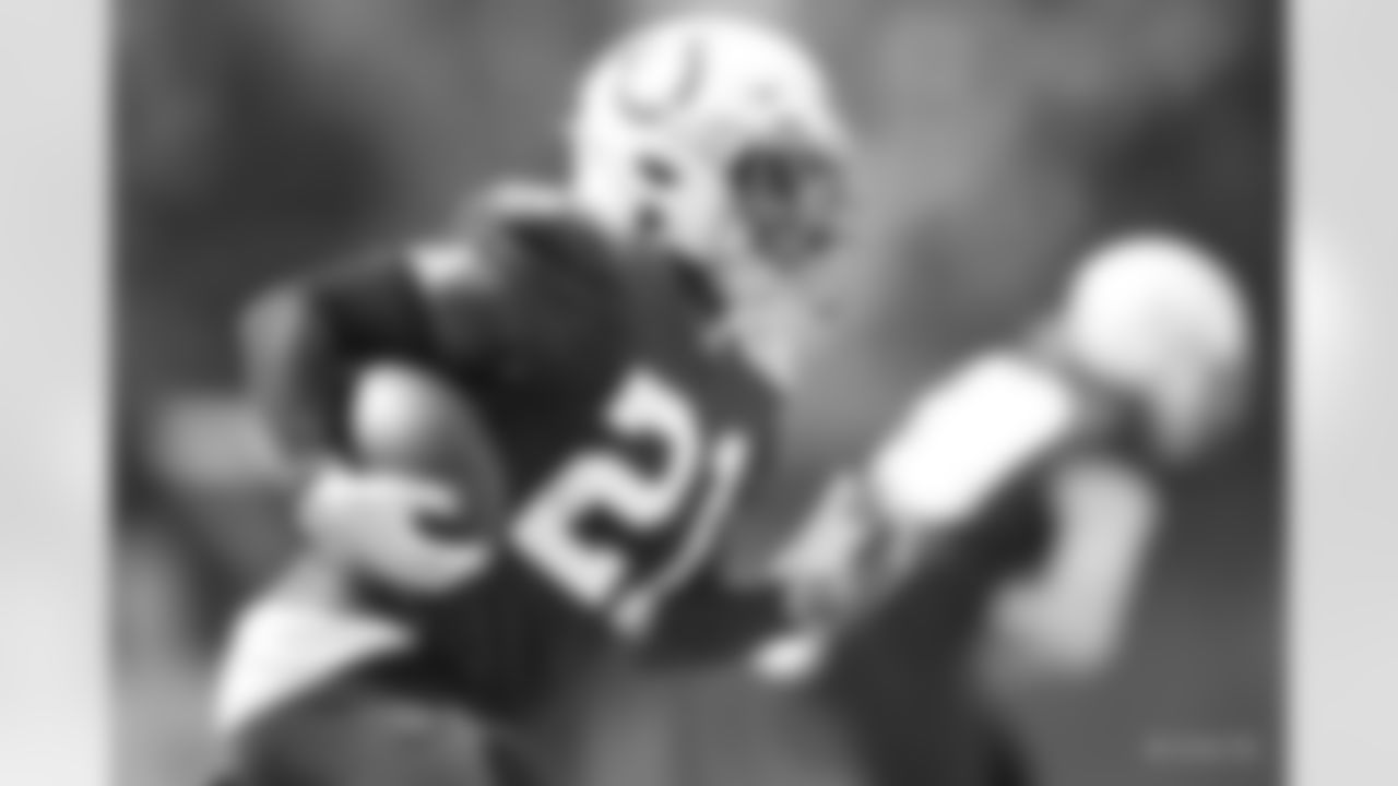 21 RB Nyheim Hines