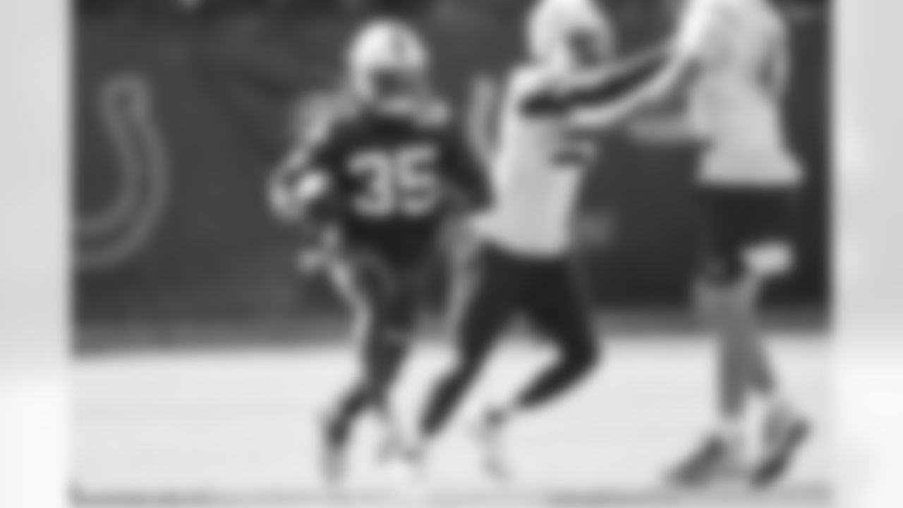 35 CB Tremon Smith, #16 WR Ashton Dulin