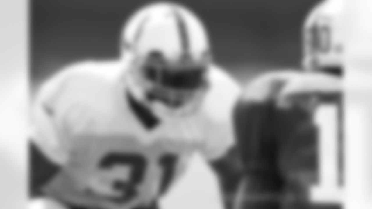 The Colts' starting cornerbacks on Sunday are likely going to be two free agent acquisitions they made this offseason. Patrick Robinson on one side and newcomer Antonio Cromartie on the other. With Vontae Davis still dealing with the medial strain, the Colts need for Cromartie to play at his 2014 Pro Bowl level.